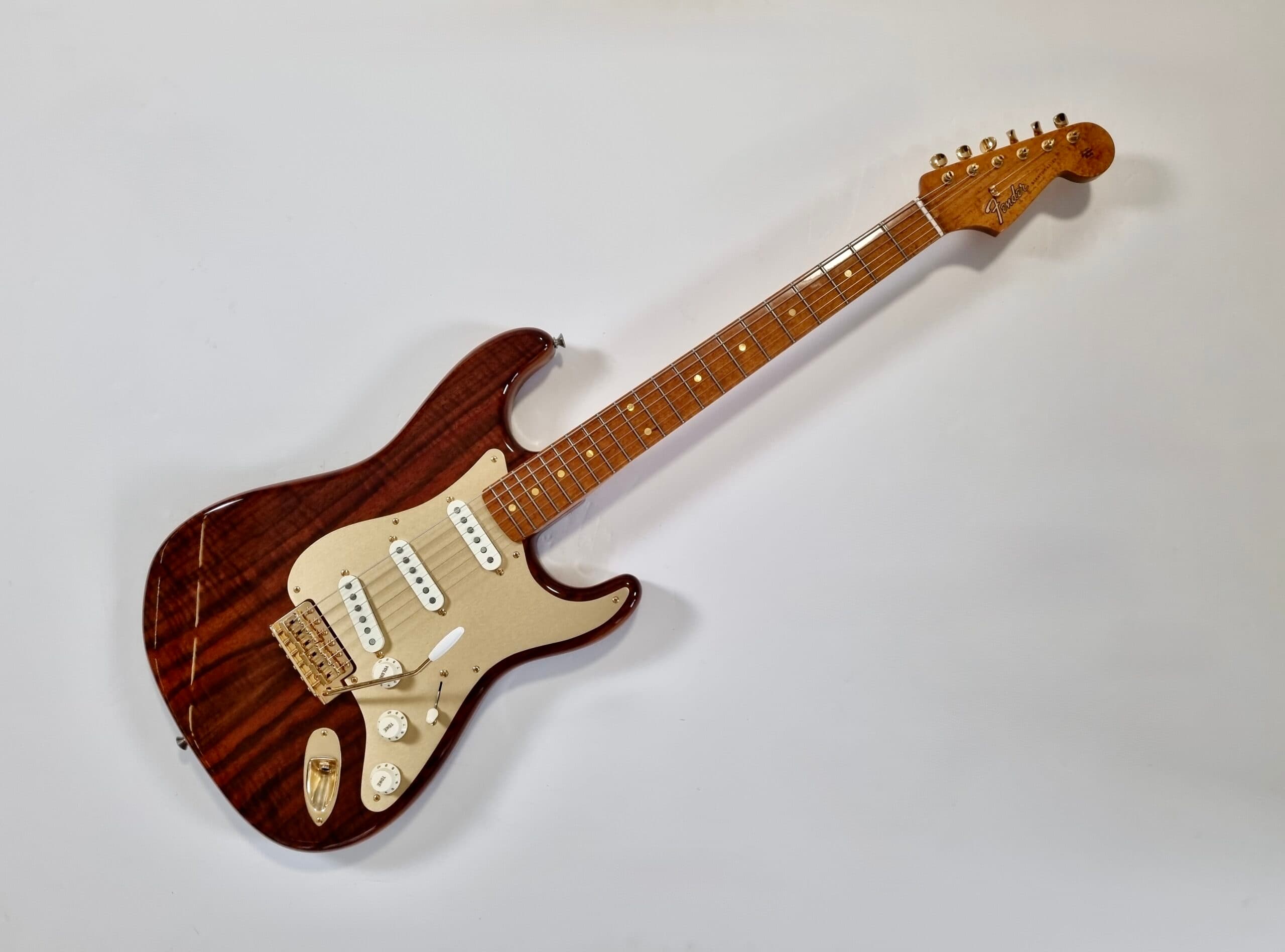 Fender Stratocaster Artisan Claro Walnut 2016 Custom Shop Amber Tinted - Image 1