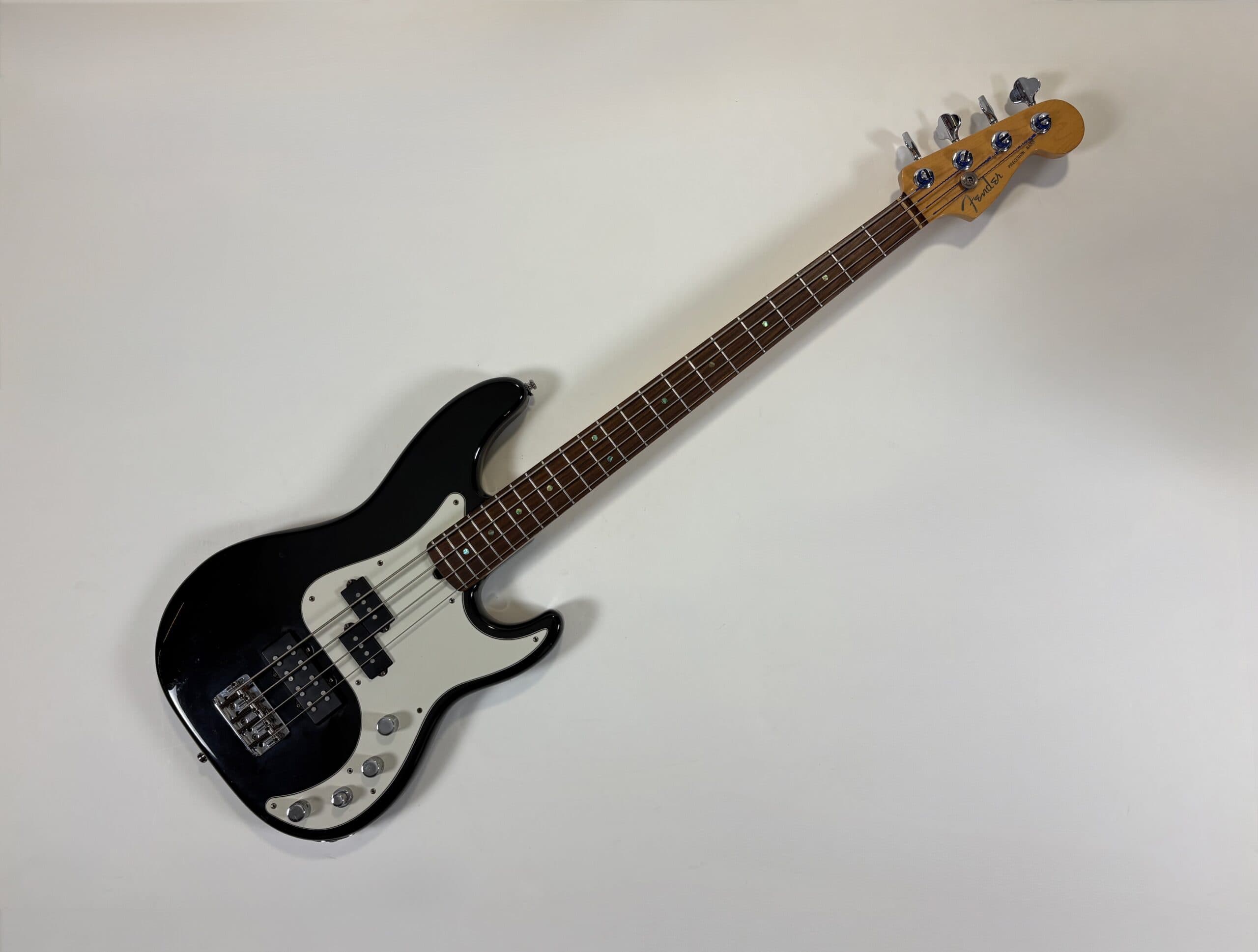 Fender Precision Bass American Deluxe 2000 Black - Image 1