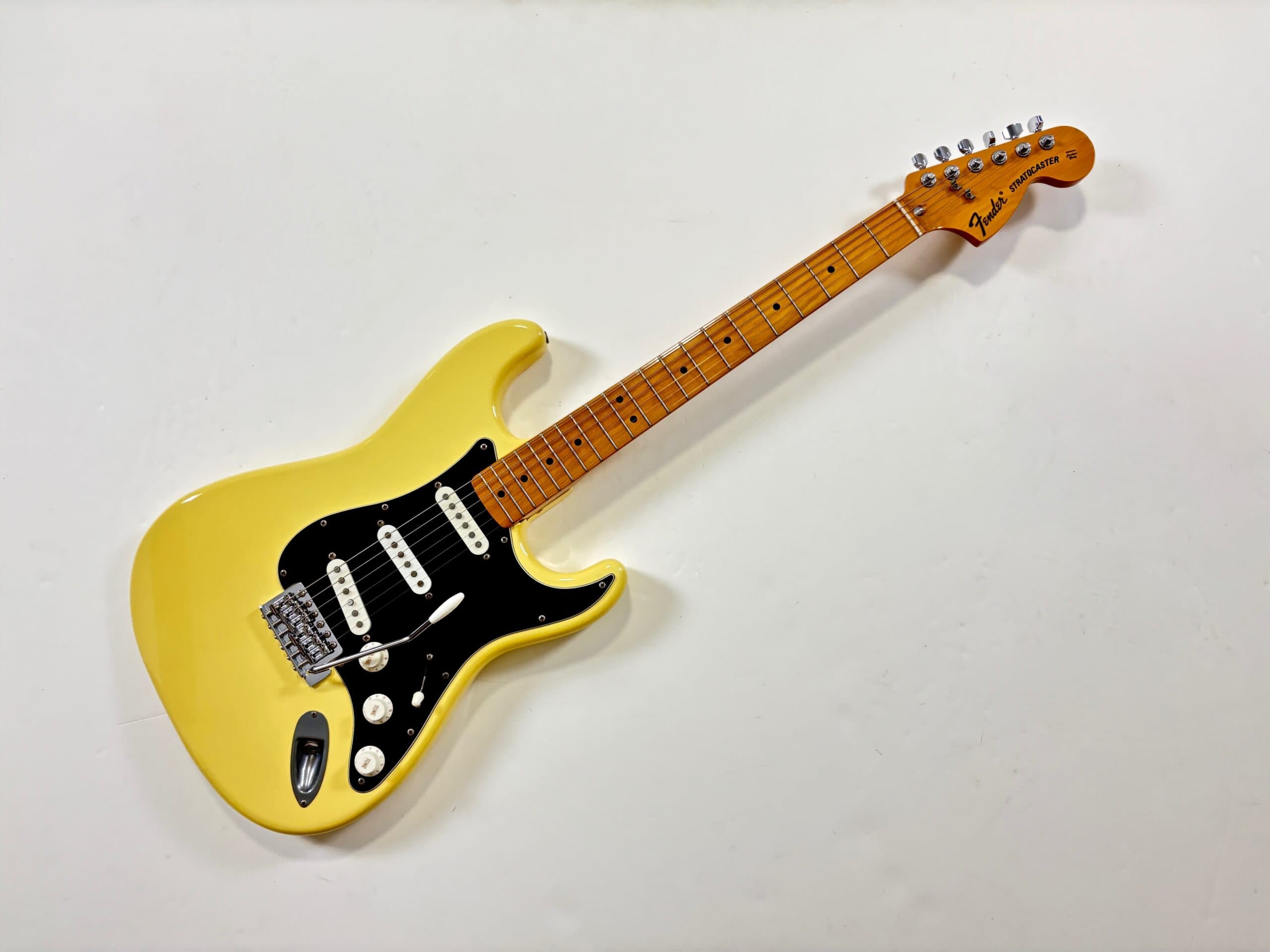 Fender Stratocaster ST-72 Vintage White 1993-1994 made in Japan - Image 1